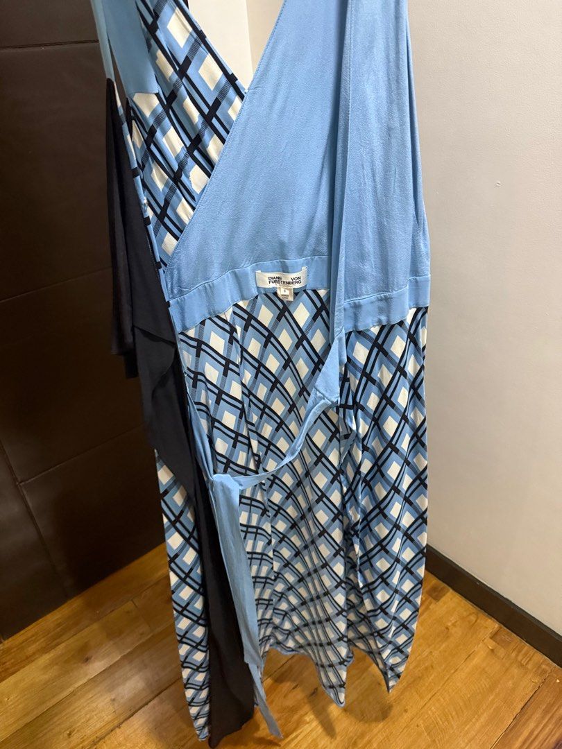 Authentic Diane Von Furstenberg wrap dress (Category: Dresses) located in Pasig City. Submitted by 7117blo (Listing ID 1440404507, Image 2). Description: Authentic light used wrap dress. No issues. .