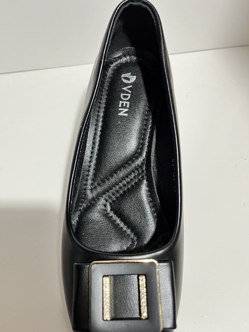 Black Pointed Toe Heels with Gold Buckle - Size 39 (Category: Heels) located in Marikina City. Submitted by youngstorm_04b594 (Listing ID 1440422899, Image 3). Description: I only used it once during my graduation. Bought this for ₱577, I can provide a proof just message me. - Classic black pointed toe heels - Chic gold buckle with subtle sparkle - Comfortable mid-height flared heel - Cushioned insole for added comfort - Size 39 - Versatile for w