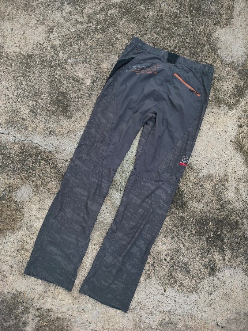Black Yak Trekk Pants (Category: Trousers) located in Midsayap. Submitted by rogeandrei29987 (Listing ID 1440517651, Image 3). Description: 📌Black Yak Trekk Pants •32-33 waist •43 length, 8Leg Opening •10/10 cr •No issue •Excellent Condi MOP: Gcash Courier✈️: Flash Express Unli vouch/Vc with item Loc: Parang, Maguindanao❤️ .