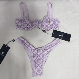 (Category: ) located in . Submitted by sum1scloset (Listing ID 1440541962, Image 1). Description: .