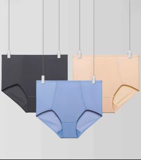 (Category: ) located in . Submitted by theyellowwardrobe (Listing ID 1440389849, Image 1). Description: .