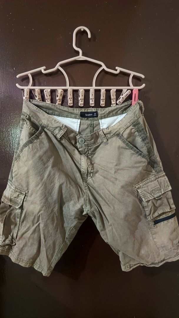 Bossini Cargo Shorts Size 33 Green (Category: Shorts) located in Muntinlupa City. Submitted by girthcobain (Listing ID 1440441852, Image 1). Description: - Brand: Bossini - Type: Cargo Shorts - Color: Khaki - Size: 33 - Closure: Button and Zip - Features: Multiple pockets for ample storage - Occasion: Casual wear - Condition: Please check photos for details.
