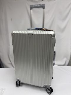 (Category: ) located in . Submitted by luggageoutletsg (Listing ID 1440473415, Image 1). Description: .