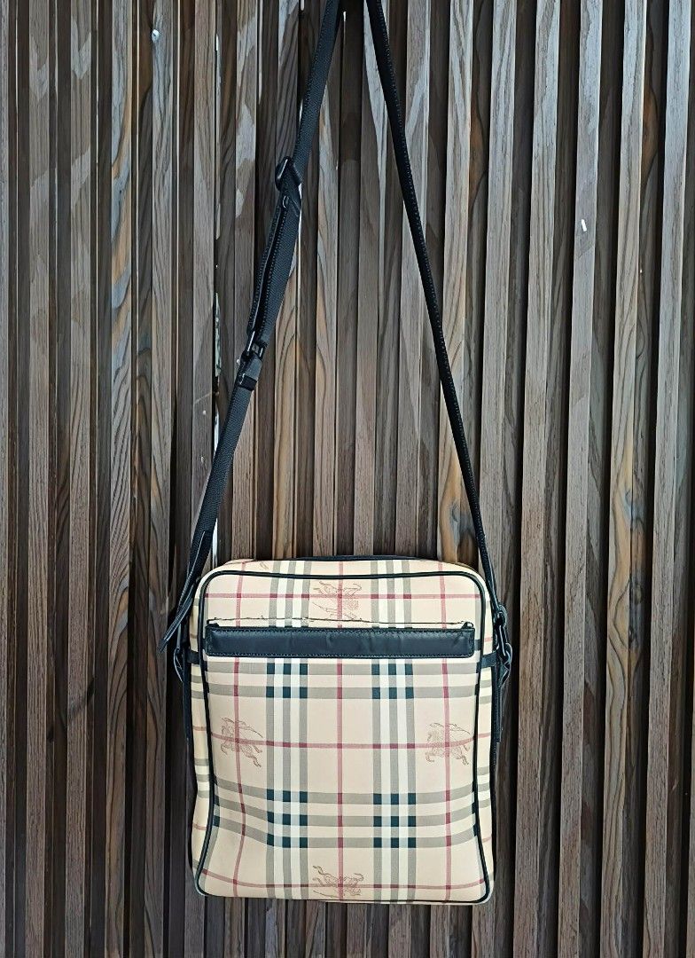 Burberry Nova Check Crossbody Bag (Category: Luxury Bags & Wallets) located in Manila. Submitted by coolriver.2ce20b (Listing ID 1440500430, Image 3). Description: Actual size using inches Width/11.5 Lenght /11.5 Excellent Condition Issue:cut strap Message if you have any other question about sizing. ΑΞ We do shipping nation wide I'm also open for video call so that you can see the item you 're interested to buy. Courier, DHL, JNT, LBC Mode of pa
