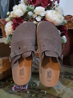 (Category: ) located in . Submitted by huda_wardrobe (Listing ID 1440522457, Image 1). Description: .