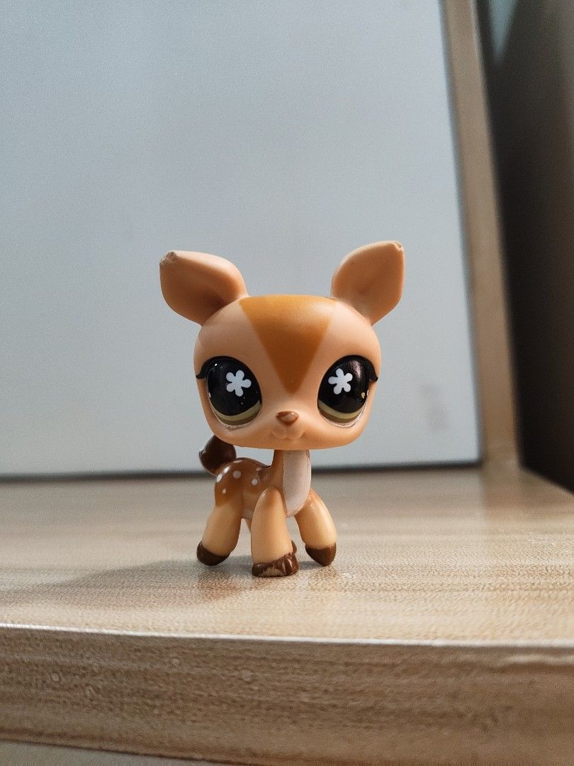 Canvassing Trade Offers for LPS Deer #634 (Category: Figurines & Statues) located in Manila. Submitted by kateulinaa (Listing ID 1440476331, Image 1). Description: checking trade offers! not sure if i'm going to trade her off yet hehe, last two slides are my isos note the condition: ear chips and hoof chip, as shown in the last three slides; and paint chips on the nose and tail.
