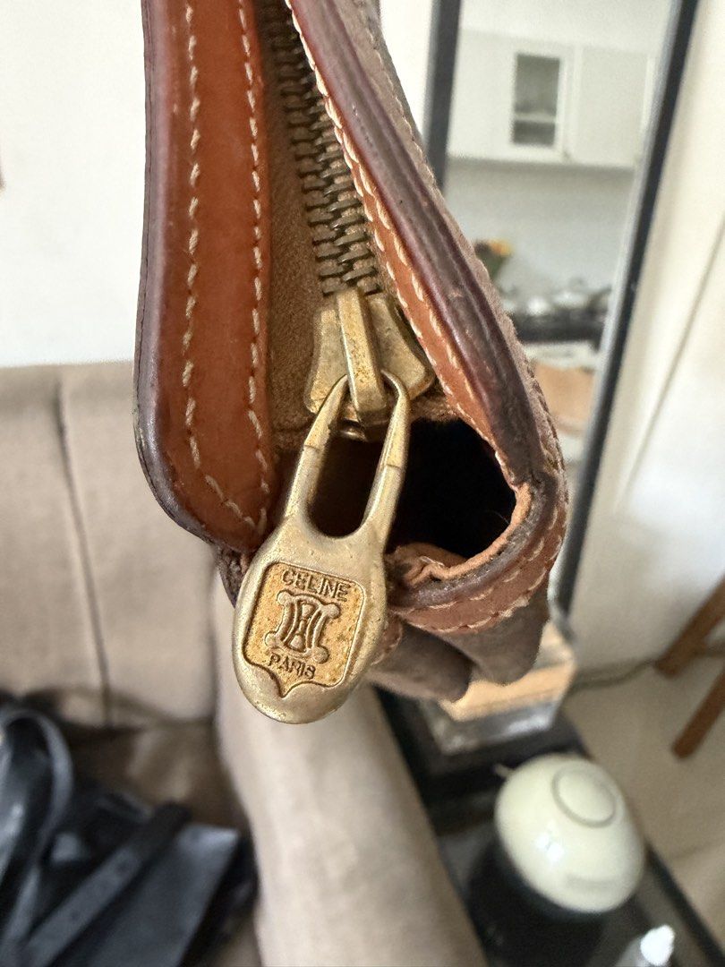 Celine Paris Monogram Clutch Bag (Category: Luxury Bags & Wallets) located in Quezon City. Submitted by megchrisanne (Listing ID 1440449127, Image 3). Description: CELINE CLUTCH NO INCLUSION STILL EXCELLENT BDO/GCASH PAYMENT LBC/LALAMOVE COURIER.