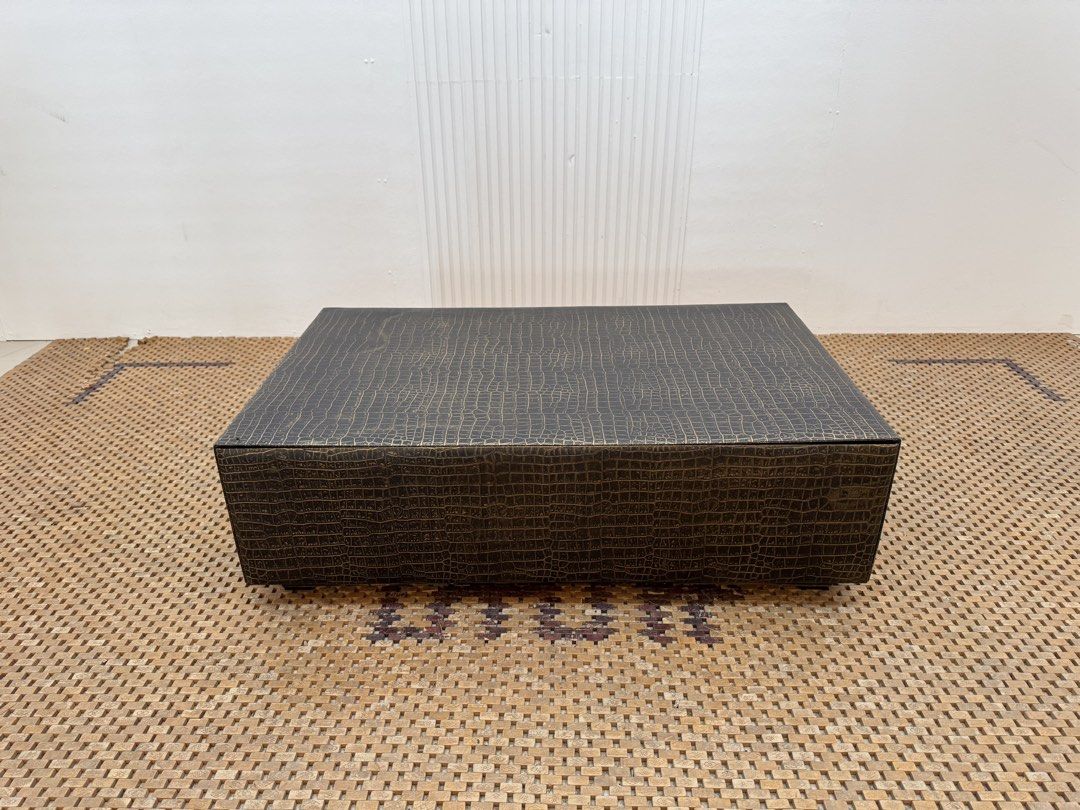 Coffee Table (Category: Tables & Sets) located in Quezon City. Submitted by matetdevis13 (Listing ID 1440573753, Image 2). Description: Luxury Low Coffee Table with Pull-Out Storage Drawer Price: 2,900 L39.5 x W24 x H12 In good condition Code JMD6-E337.