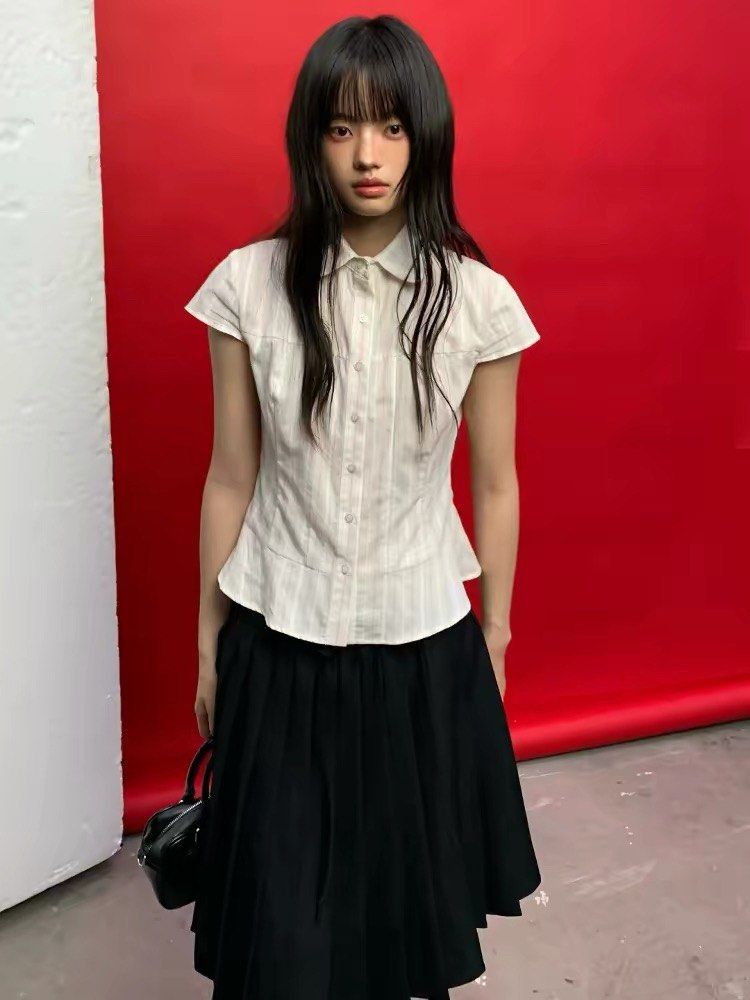 collared pattern top (Category: Blouses) located in Singapore. Submitted by mize_ (Listing ID 1440447423, Image 2). Description: Never worn before .