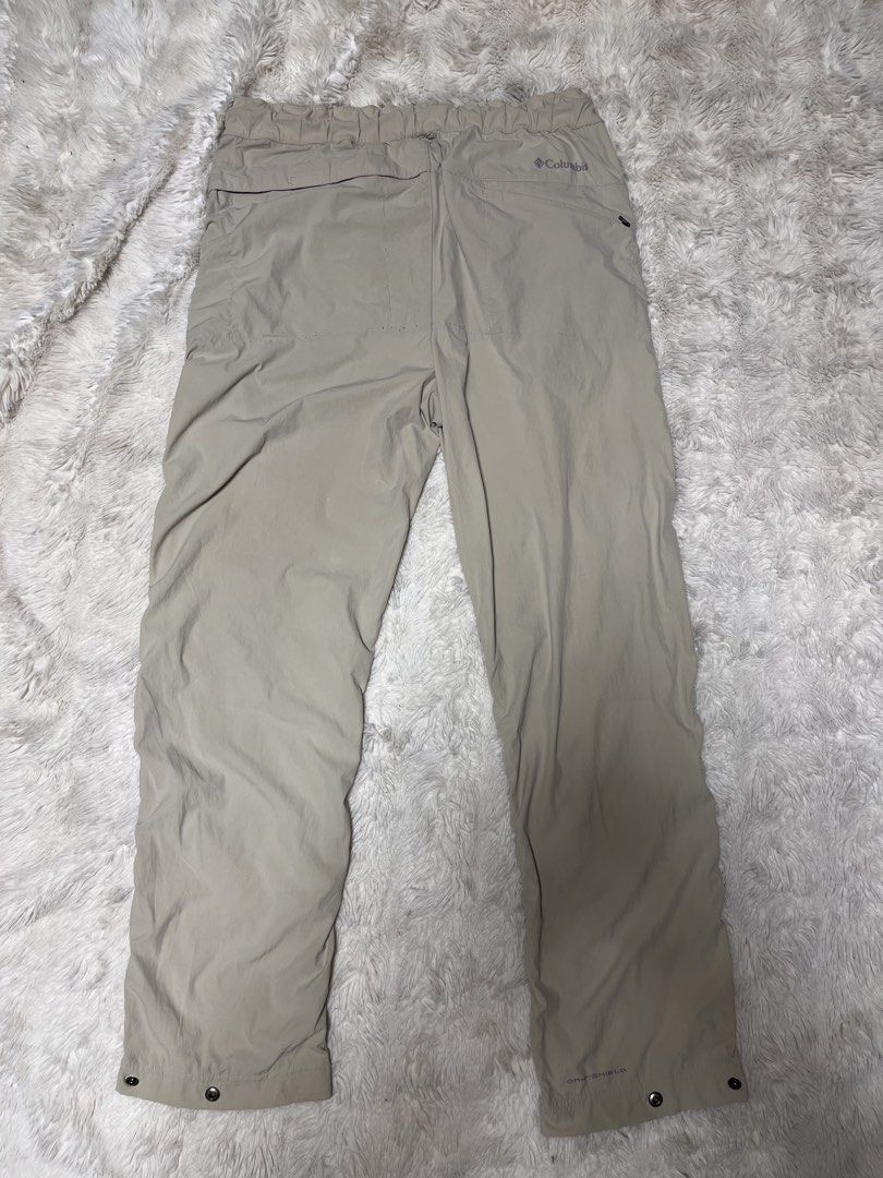 Columbia Beige Cargo Jogger Pants Size M (Category: Other Bottoms) located in General Santos City (Dadiangas). Submitted by crisjayg (Listing ID 1440567102, Image 2). Description: - Columbia Cargo Jogger Pants - Color: Beige - Size: Medium (M) - Features: Elastic waistband with drawstring, multiple pockets (zip and button closures), cuffed ankles with adjustable snaps - Ideal for: Outdoor activities, casual wear - Benefits: Comfortable, practical