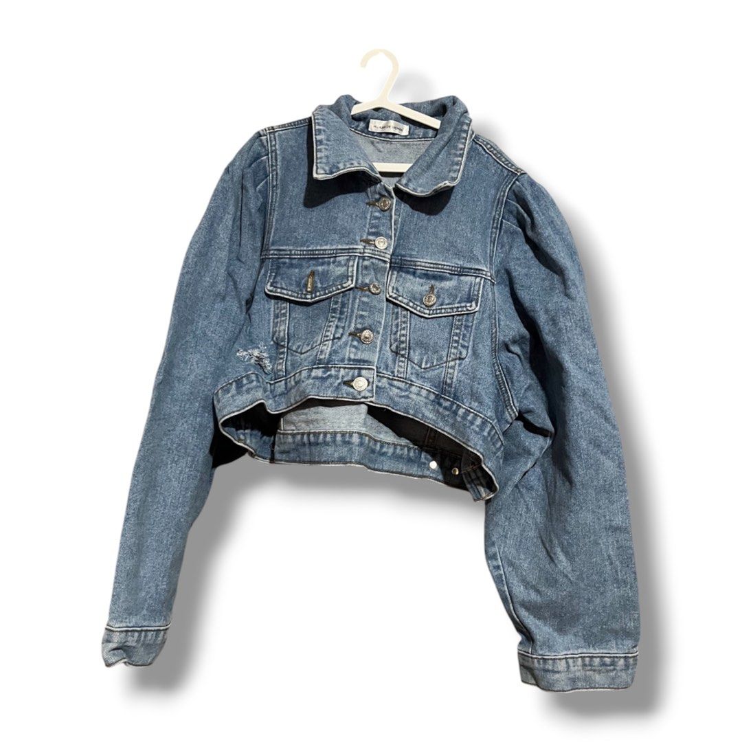 Crop Hard Denim Jacket (Category: Others Tops) located in Subic. Submitted by cyrelll (Listing ID 1440461938, Image 1). Description: SIZE: S-M.