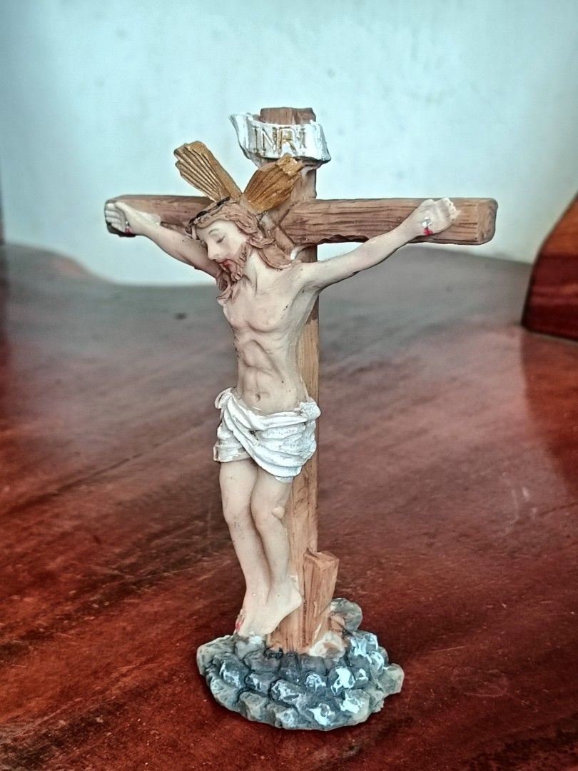 Crucifix INRI Resin Statue, 14cm (Category: Religious Items) located in Imus. Submitted by ABrielleC (Listing ID 1440417610, Image 2). Description: Video Link https://youtube.com/shorts/ZSKroIMAAdg?si=mBJG49tm8Qn6la94 Resin Material Height-14cm Length-10cm First to pay Loc Imus Cavite.