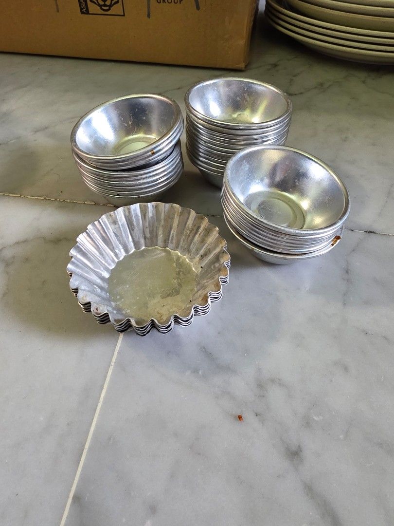 Cups and glass466389948087019521