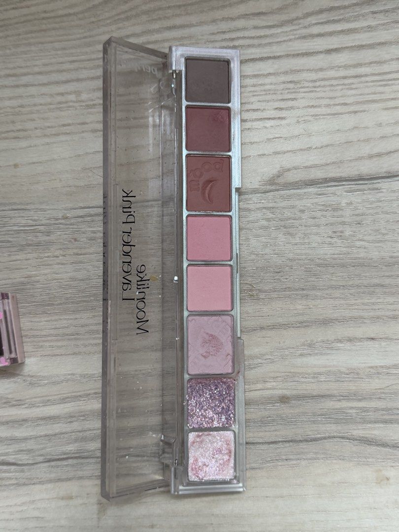 Periperra Eyeshadow (Category: Makeup) located in San Juan City. Submitted by elkaytea27 (Listing ID 1440552563, Image 1). Description: - Dear Dahlia Secret Garden Eyeshadow Palette - Features matte, shimmer, and glitter finishes - Predominantly pink and mauve tones - Some shades have been lightly swatched - Includes original clear case.