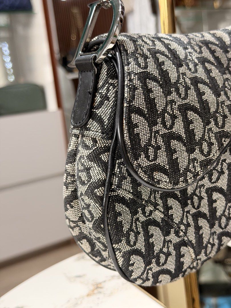 Dior Saddle (Category: Luxury Bags & Wallets) located in Davao. Submitted by lux_find15 (Listing ID 1440389526, Image 3). Description: In excellent condition Clean in and out.
