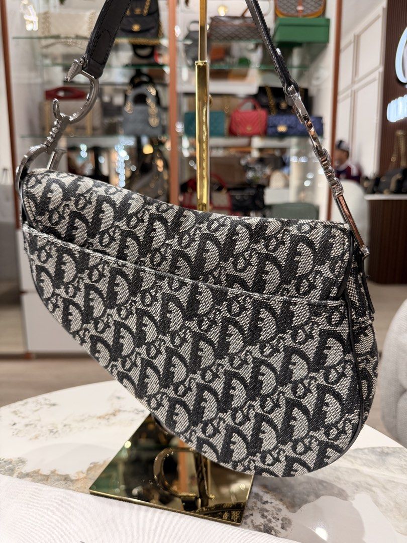 Dior Saddle (Category: Luxury Bags & Wallets) located in Davao. Submitted by lux_find15 (Listing ID 1440389526, Image 2). Description: In excellent condition Clean in and out.