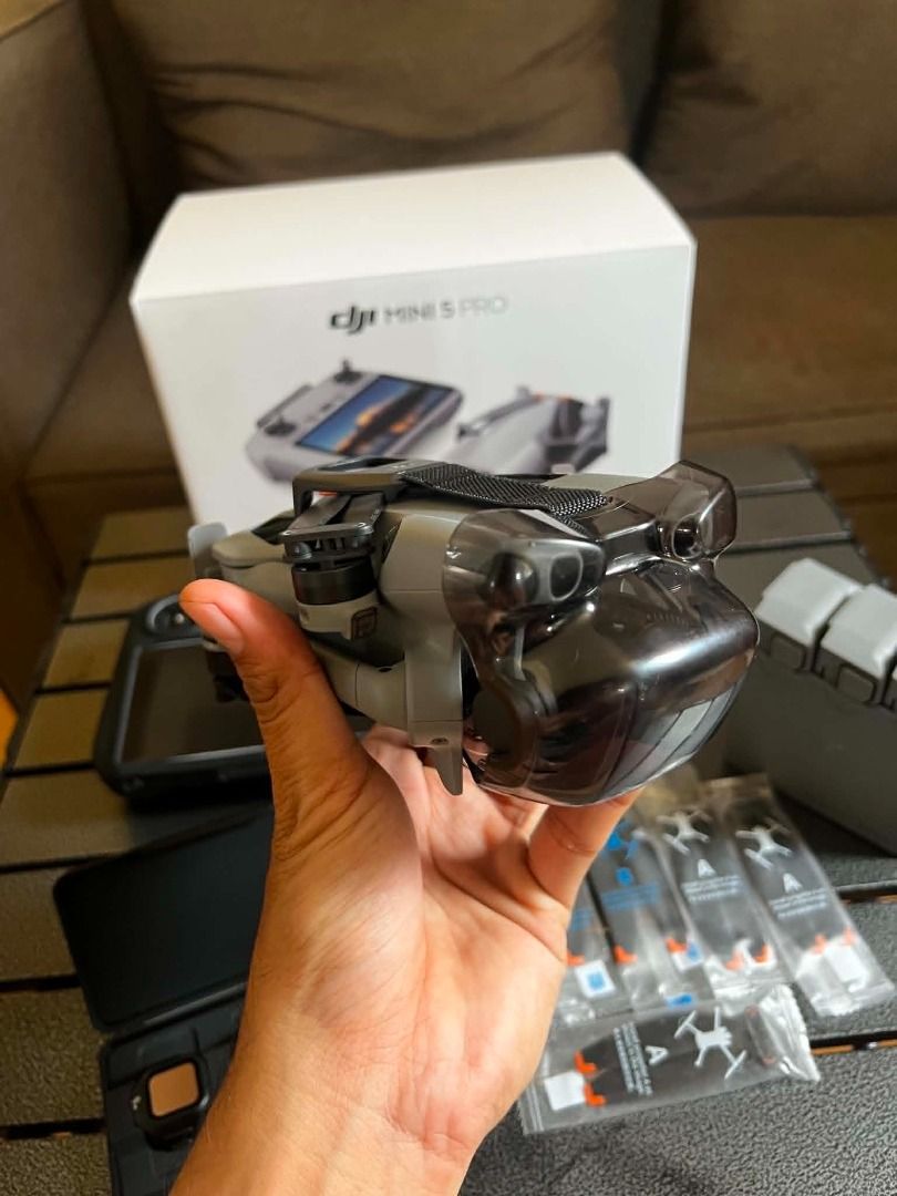 DJI MINI 5 PRO FMC PLUS (Category: Drones) located in Taguig. Submitted by juanpedro26 (Listing ID 1440390518, Image 3). Description: FS : DJI MINI 5 PRO PLUS for sale my personal dji mini 5 pro plus Below 16 bat cycle count, with receipt naka pangalan sakin. 4 months old. warranty until Jan 30, 2027. no to buy and sell po. pass din sa barat. -open 1 extra propeller but not used. -slightly nego sa sure buyer rfs: need funds or swap macbook loc : 