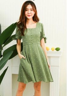 (Category: ) located in . Submitted by theyellowwardrobe (Listing ID 1440493317, Image 1). Description: .