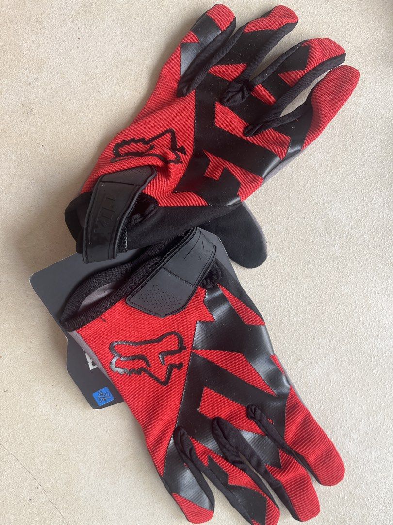Fox Ranger Gloves Red Black Size S (Category: Bicycles) located in Makati City. Submitted by tanya29 (Listing ID 1440408983, Image 1). Description: - Fox Ranger Gloves - Color: Red and Black - Size: S - Ideal for Cycling or Motocross - Adjustable wrist strap for a secure fit - Excellent grip on the palms - Get ready for your next ride! 1,500 orig price! On sale at 50 off :) I have three of this. .