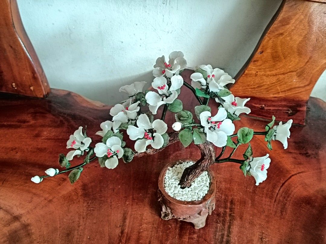 Glass Floral Bonsai Tree Display, 10"approx (Category: Artificial Plants & Flowers) located in Imus. Submitted by ABrielleC (Listing ID 1440392410, Image 3). Description: Video Link https://youtube.com/shorts/yiGBNZMS8Dc?si=uB0yLy-DIMd_Pr60 Glass Flower & Leaves Height-10in (approx) Length-12in (approx) Weight-0.75kg No chips First to pay Loc Imus Cavite.