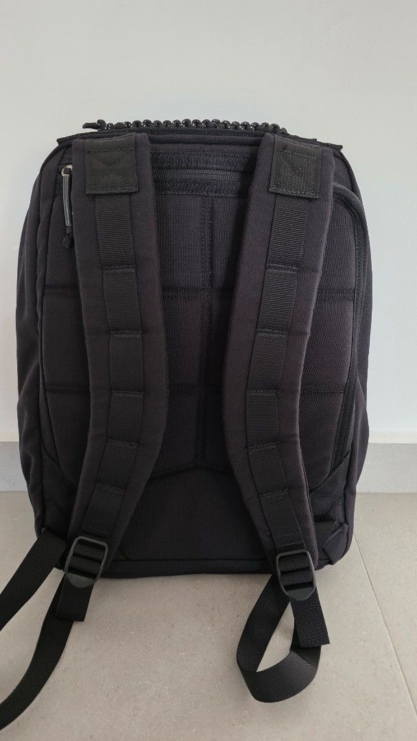 Goruck Echo (Category: Backpacks) located in Singapore. Submitted by ysgd7 (Listing ID 1440500808, Image 2). Description: - rare goruck echo - very very underused. been sitting inside cupboard. - top handle wrapped with paracord. - still in excellent condition.