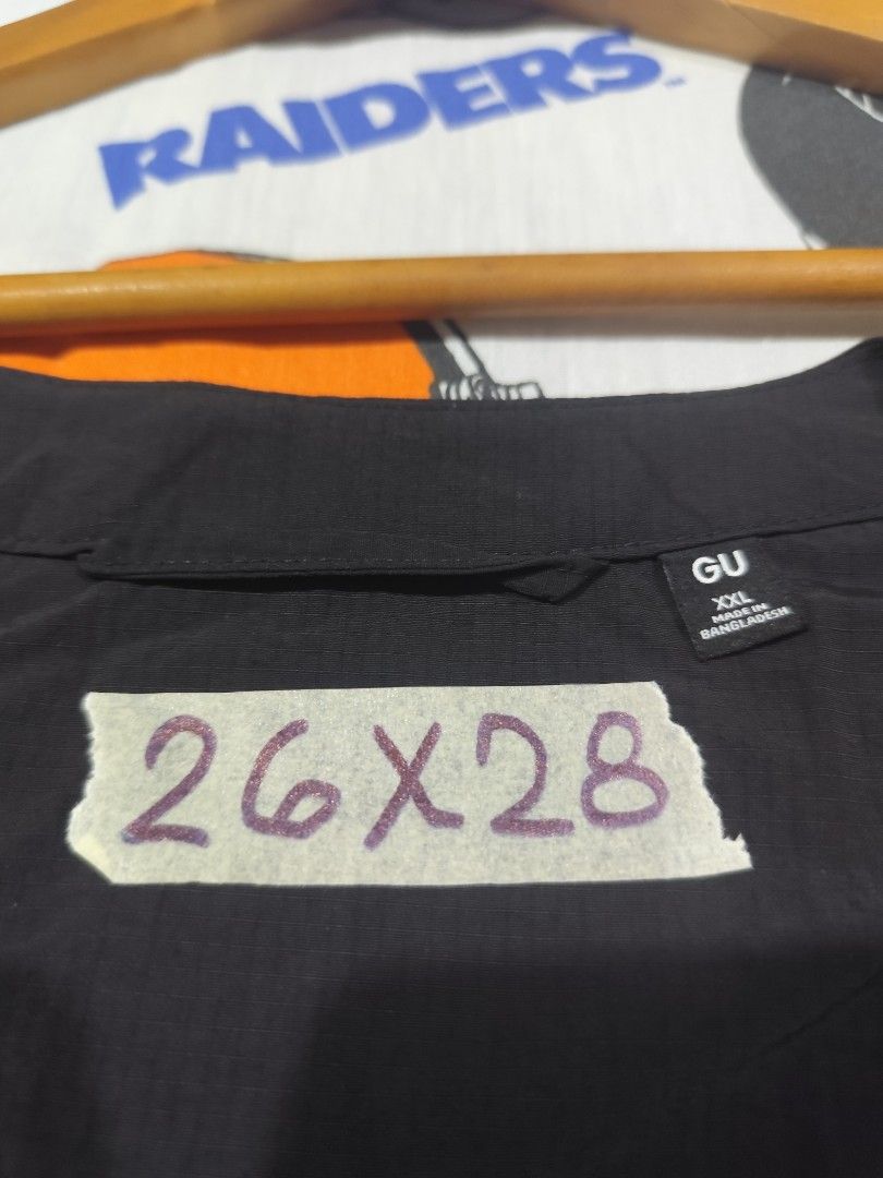GU Black Vest (Category: Vests) located in Baguio. Submitted by FRANKLIN (Listing ID 1440569403, Image 2). Description: material 100% Nylon Handling washing machine Please note that this product may transfer color to other items when wet from sweat or rain, or due to friction. Dark colors may bleed, so please avoid washing with other items (especially white or light-colored items). For off-white and light-colored items, please use a detergent tha