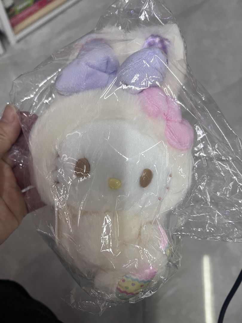 Hello Kitty Easter Bunny 2024 Series Mascot Ball Chain (Category: Character Goods) located in Quezon City. Submitted by eolshop (Listing ID 1440388688, Image 1). Description: Hello Kitty Easter Bunny 2024 Series Mascot Ball Chain Sanrio Japan Brand New.