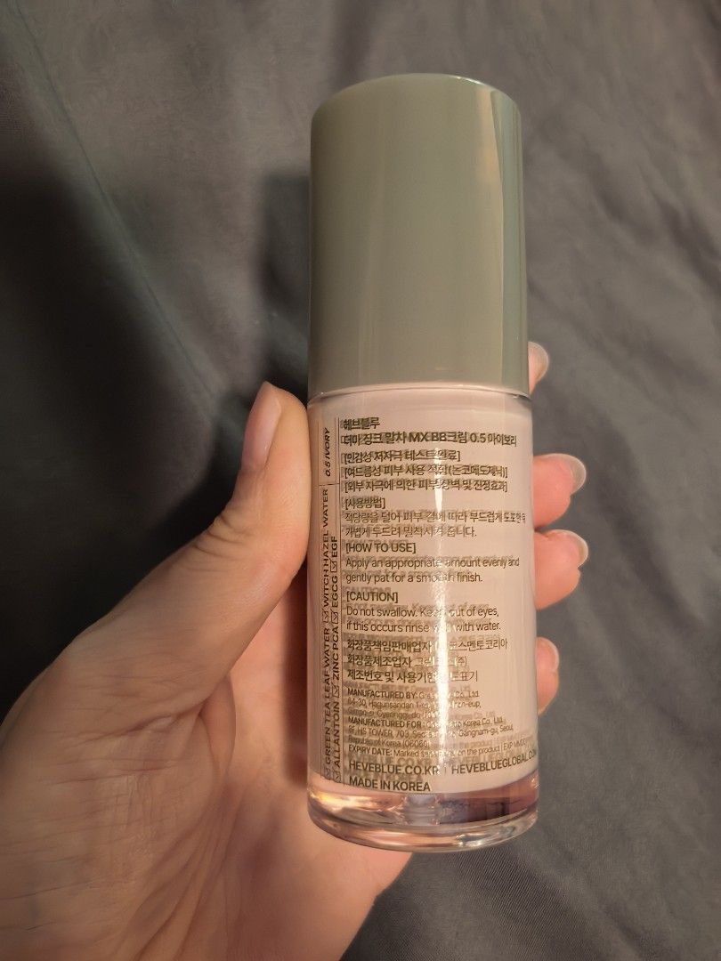 Heveblue Derma Zinc Matcha BB Cream (Category: Makeup) located in Manila. Submitted by wonderandtravel (Listing ID 1440525465, Image 2). Description: a lightweight Korean skin-correcting cream Key Ingredients: It is formulated with green tea leaf water, witch hazel water, zinc PCA, and allantoin to calm irritation and hydrate the skin. Formula Benefits: Designed for sensitive and acne-prone skin, it offers buildable coverage with a natural finish