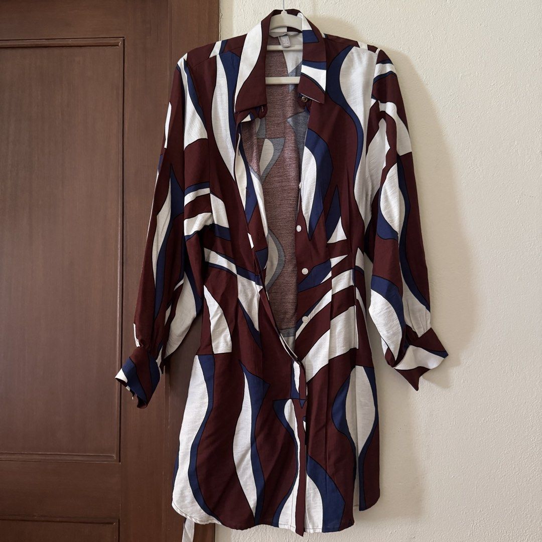 H&M Burgundy/Patterned Belted Shirt Dress (Category: Dresses) located in Muntinlupa City. Submitted by wanderin (Listing ID 1433861621, Image 2). Description: Tried on only! .