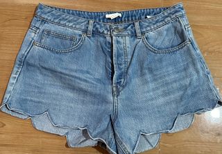 (Category: ) located in . Submitted by preloved_by_ea (Listing ID 1440469894, Image 1). Description: .