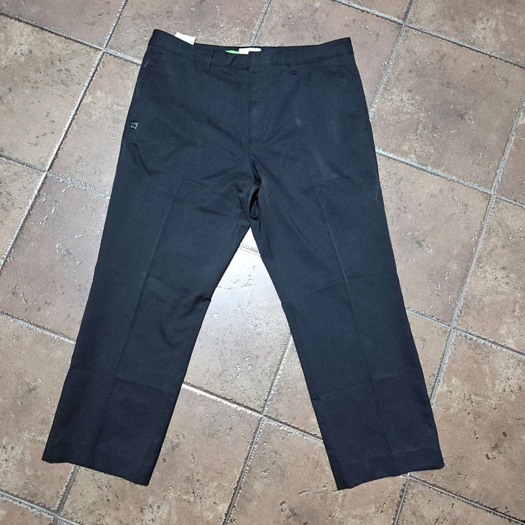 HUGO BOSS HAYMERPRO 6 GOLF PANTS (Category: Trousers) located in Carmona. Submitted by simplestashph (Listing ID 1440430170, Image 1). Description: 0036 HUGO BOSS HAYMERPRO 6 GOLF PANTS W 36 l 36.