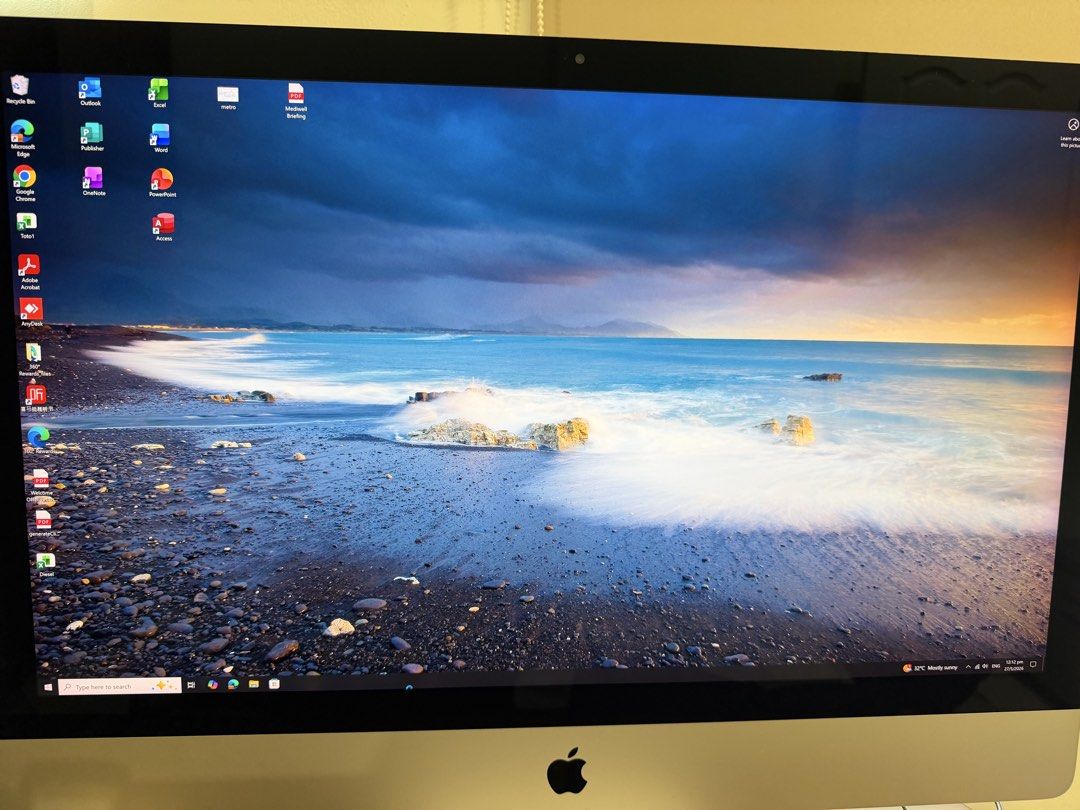 iMac  27 inch - Running on Windows 10466342487880509442