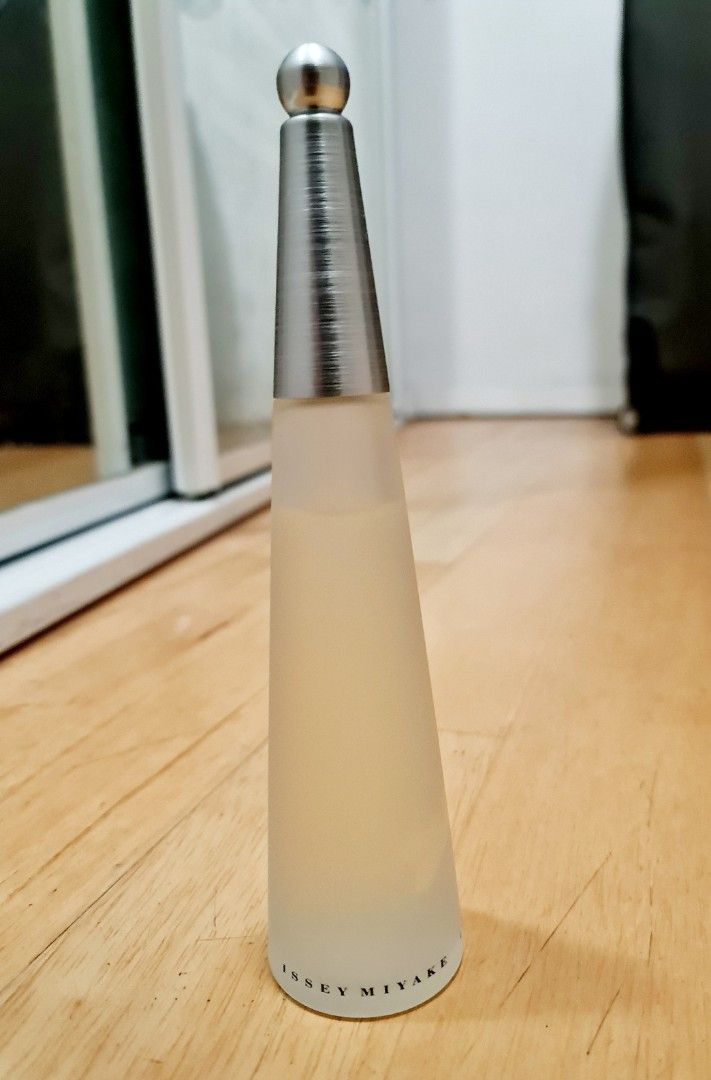 Issey Miyake L’Eau d’Issey Eau de Toilette Perfume(100ml) (Category: Fragrance) located in Sydney. Submitted by desirably (Listing ID 1440489105, Image 2). Description: Issey Miyake L’Eau d’Issey Eau de Toilette(100ml) for $65. Used lightly with more than 85% left(as pictured). Delight your senses with LEau dIssey Eau de Toilette, the first aquatic floral fragrance for women by Issey Miyake. Inspired by water, it tells for the first time the puri