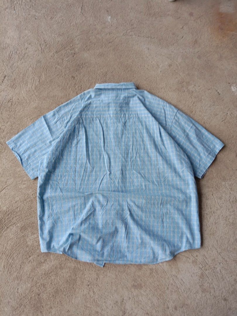 IZOD MEN'S BIG BLUE CHECKERED PLAID SHORT SLEEVE BUTTON UP (Category: Tshirts & Polo Shirts ) located in Manila. Submitted by adinsthrift (Listing ID 1440433997, Image 2). Description: IZOD MEN'S BIG BLUE CHECKERED PLAID SHORT SLEEVE SIZE- 2XL ON TAG L-33.5 W- 24.