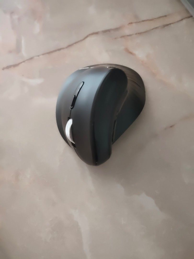 UGreen Ergonomic Vertical Wireless Mouse466551021975654401