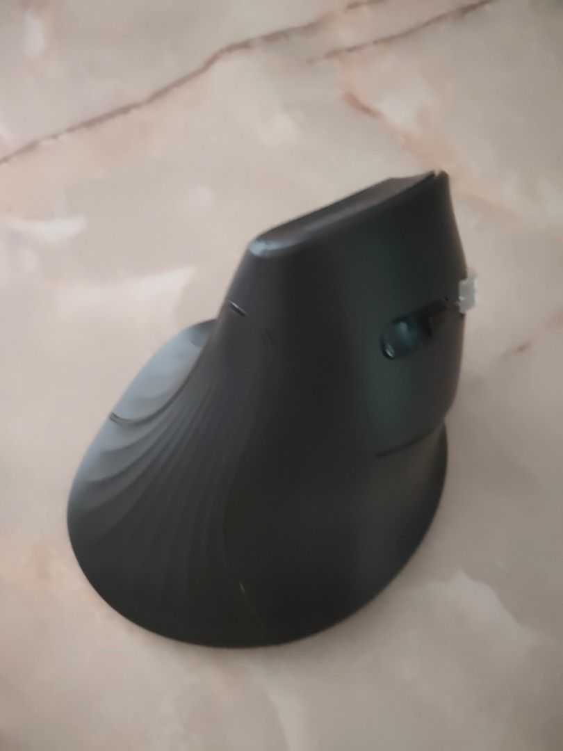 UGreen Ergonomic Vertical Wireless Mouse466551021975654400