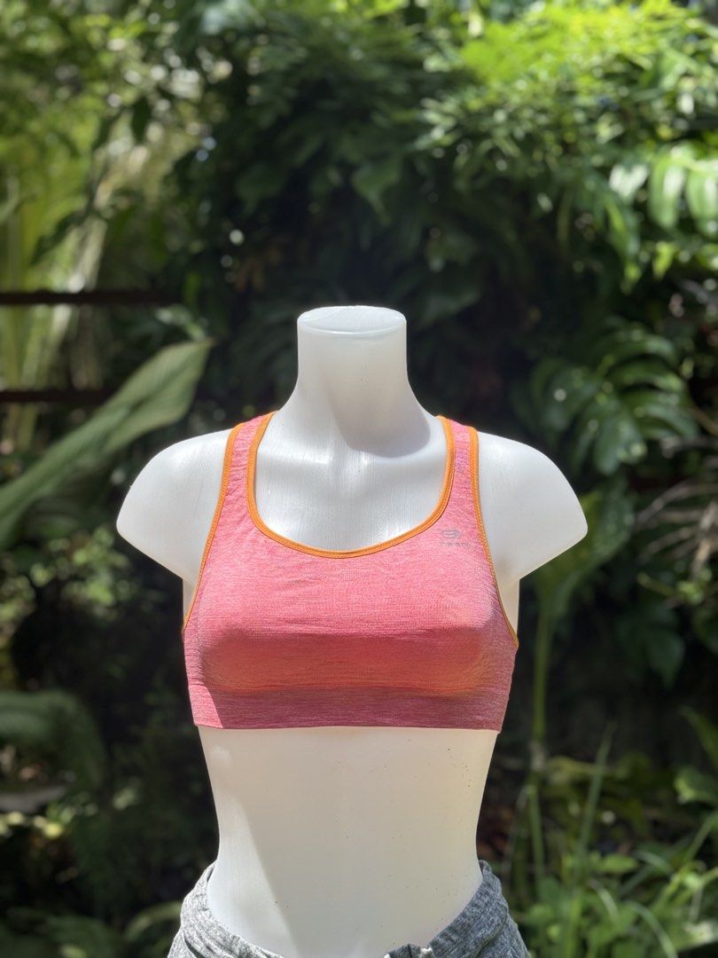 Kalenji Sports Bra (Category: Activewear) located in Tagbilaran City. Submitted by we_thrift (Listing ID 1440427593, Image 1). Description: Medium size.