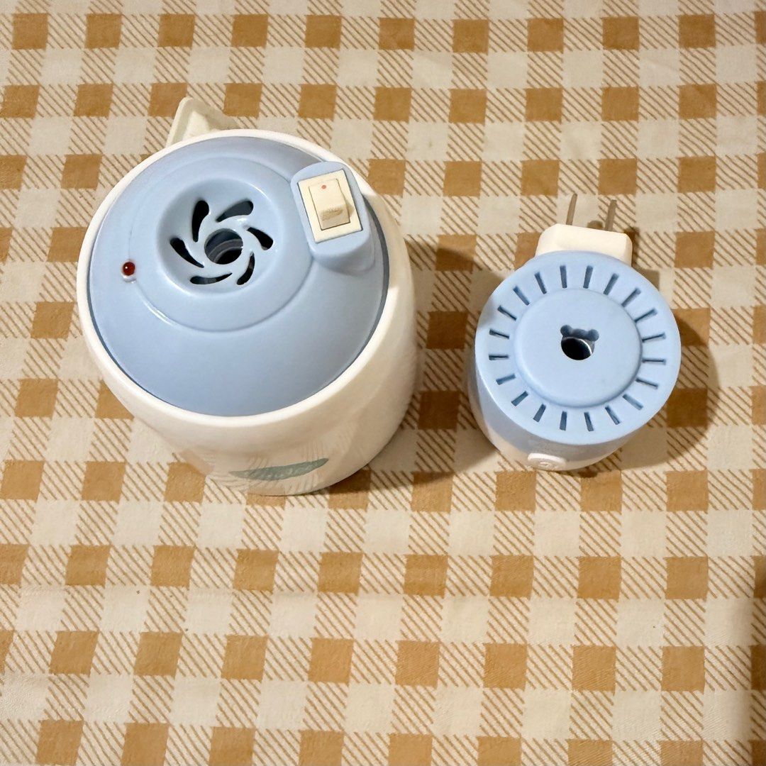 Kindee Electric Mosquito Repellent Vaporizer (Category: Home Fragrance) located in Cebu City. Submitted by mrivas (Listing ID 1440512077, Image 2). Description: Vaporizer only Liquid refill not included.