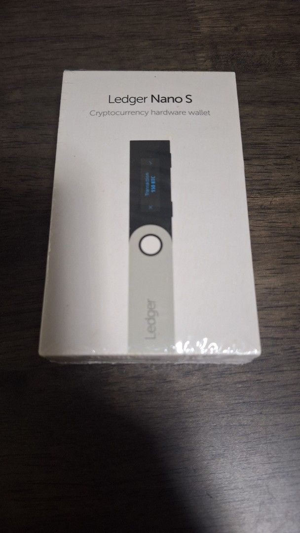 Ledger Nano S Cryptocurrency Hardware Wallet466552852380405760