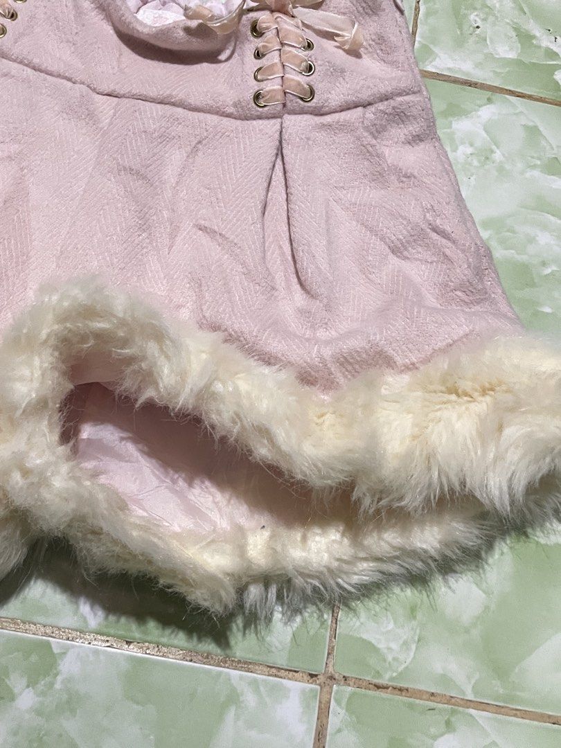 LIZ LISA FUR BOW SHORTS (Category: Shorts) located in Cagayan de Oro. Submitted by patrickjam03829 (Listing ID 1440508817, Image 3). Description: good condition pm for more details.