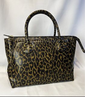 (Category: ) located in . Submitted by originalvintagebagph (Listing ID 1440546302, Image 1). Description: .