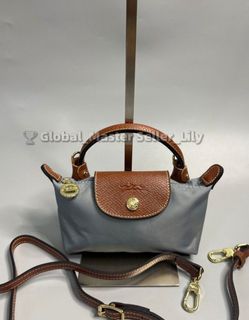 (Category: ) located in . Submitted by fashion.luxe (Listing ID 1440569344, Image 1). Description: .
