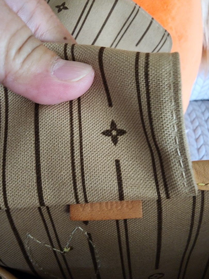 Louis Vuitton Monogram Canvas Tote Bag with dust bag. change vancheta (Category: Luxury Bags & Wallets) located in Quezon City. Submitted by deng43763 (Listing ID 1440395231, Image 3). Description: - Classic Louis Vuitton Monogram tote bag - Durable monogram canvas exterior - Interior lining with LV pattern - Includes a detachable pouch - Genuine leather trim and handles - Ideal for everyday use - Ample interior space.