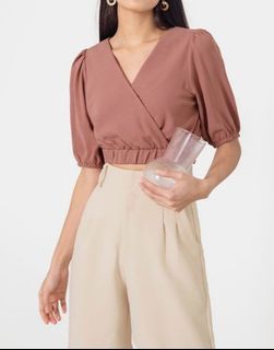 (Category: ) located in . Submitted by theyellowwardrobe (Listing ID 1440501127, Image 1). Description: .