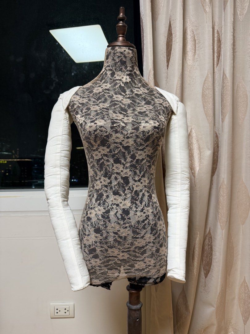 Mannequin wooden (Category: Everything Else Others) located in Manila. Submitted by aleon21 (Listing ID 1440508603, Image 1). Description: This is a vintage mannequin Super classy With cotton hands Rfs: not using it anymore 📍makati .