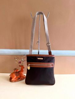 (Category: ) located in . Submitted by bellafashion08 (Listing ID 1440438237, Image 1). Description: .