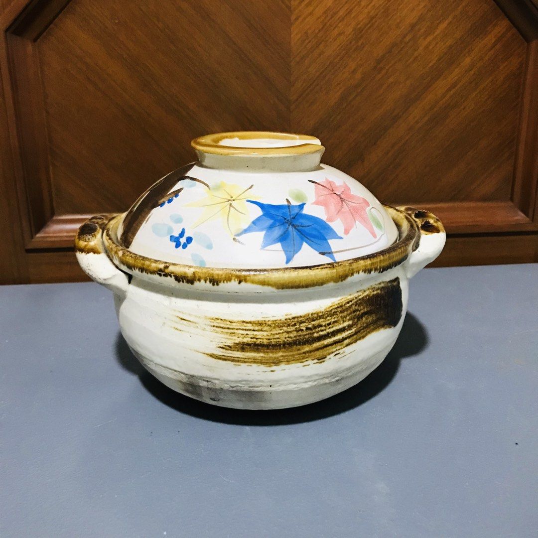 Mid-size Tall Claypot (Category: Cookware & Accessories) located in Baao. Submitted by all.things.japan (Listing ID 1440449188, Image 1). Description: .
