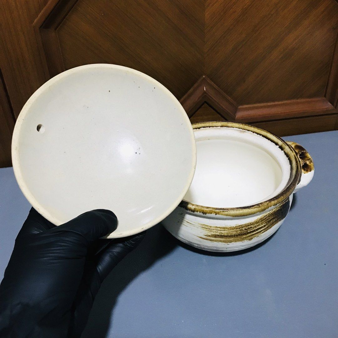 Mid-size Tall Claypot (Category: Cookware & Accessories) located in Baao. Submitted by all.things.japan (Listing ID 1440449188, Image 3). Description: .