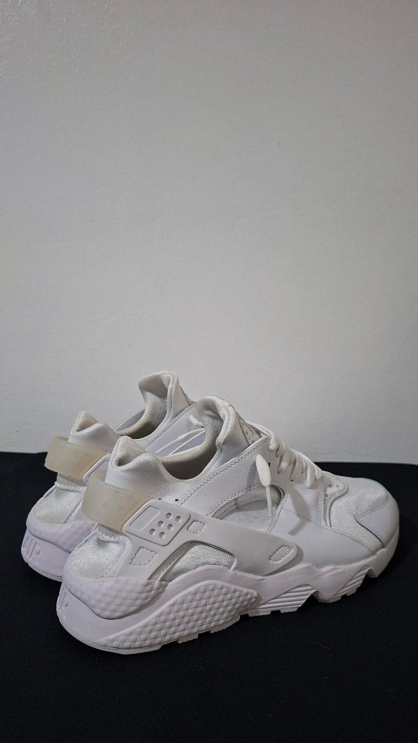 Price Drop! Nike Air Huarache White Sneakers (Category: Sneakers) located in Imus. Submitted by pick_and_dig (Listing ID 1440493217, Image 3). Description: - Original listed price: P5,000 Price Drop: P4,500 - White Nike Air Huarache sneakers - Classic design with iconic Huarache strap - All white colorway - Versatile for casual wear or sports - Comfortable and stylish Note: As is. WYSIWYG. Additional photos available upon request. Mode of Payment