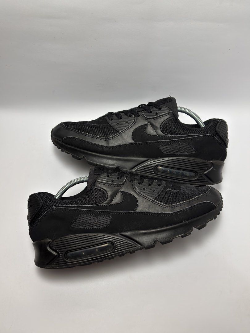 NIKE AIR MAX 90 TRIPLE BLACK (Category: Sneakers) located in Cebu City. Submitted by kylokicks77 (Listing ID 1440525341, Image 2). Description: Nike Air Max 90 Triple Black Legit/Authentic pair ✅ Size: 10.5us(men’s) | 44.5euro | 28.5cm Very good condition Sign of usage only Loc: Lapu-Lapu City, Cebu 📍 DM me if interested 📩🙌🏼 P.S. Colors may vary due to lighting..
